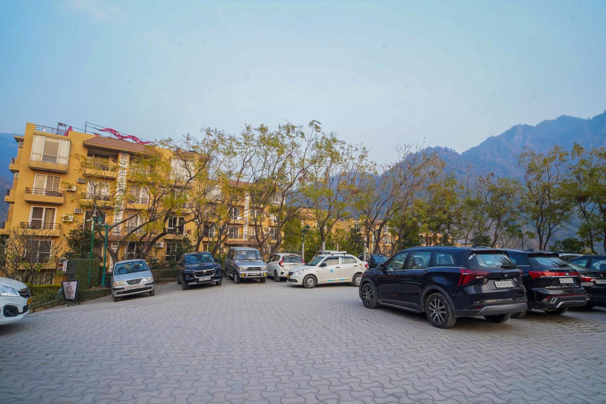 Luxury Aloha Apartments, Rishīkesh Exteriör bild